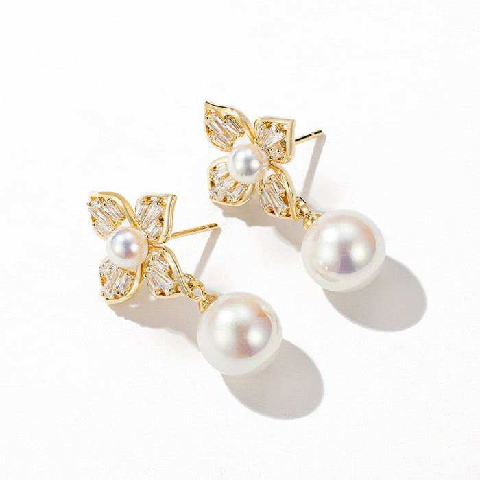 PEARLY CLOVER EARRING